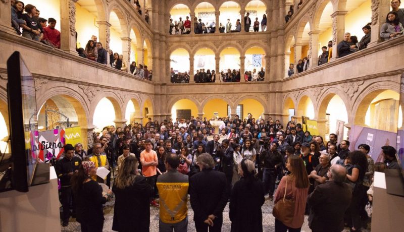 Habemus Bienal del Cartel: 53 invitados, 14 exhibiciones y 18 conferencias