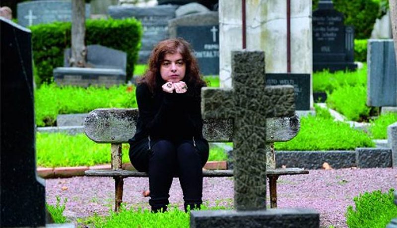 Mariana Enriquez tumba