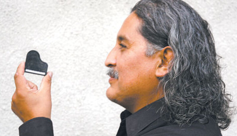 F1 compositor-nicolas-suarez-imagen-disco_lrzima20101031_0014_3