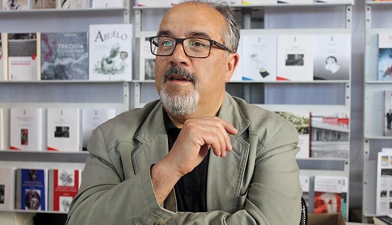 F1 800px-Diaz_Eterovic,_Ramon_-FILSA_20181107_fRF01