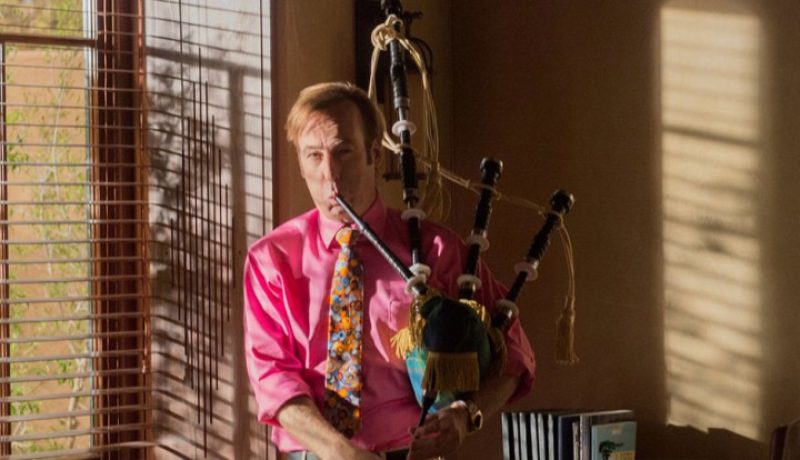 Saul Goodman toca gaita