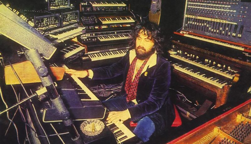 Vangelis con teclados
