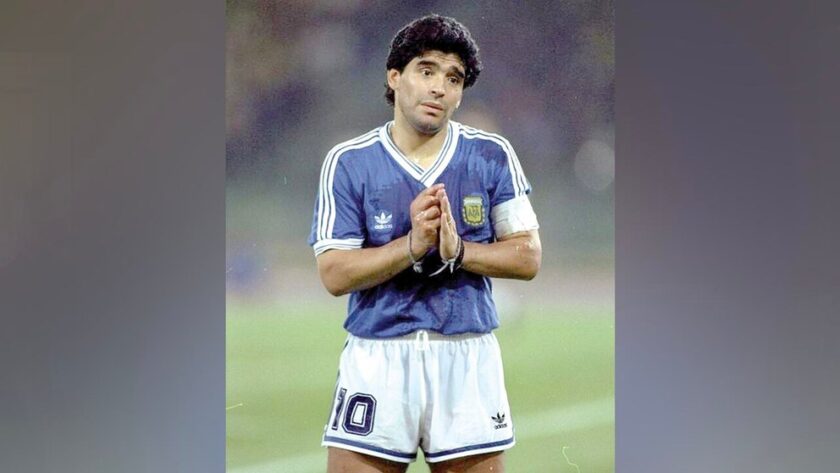Maradona pide