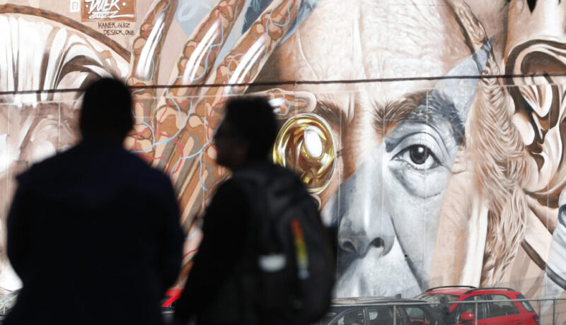 Ciudad de México inaugura plaza para honrar al escritor José Saramago