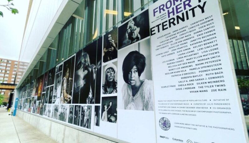 Courtney Love rinde homenaje a 46 mujeres fotógrafas musicales en la exposición 'De ellas a la eternidad'