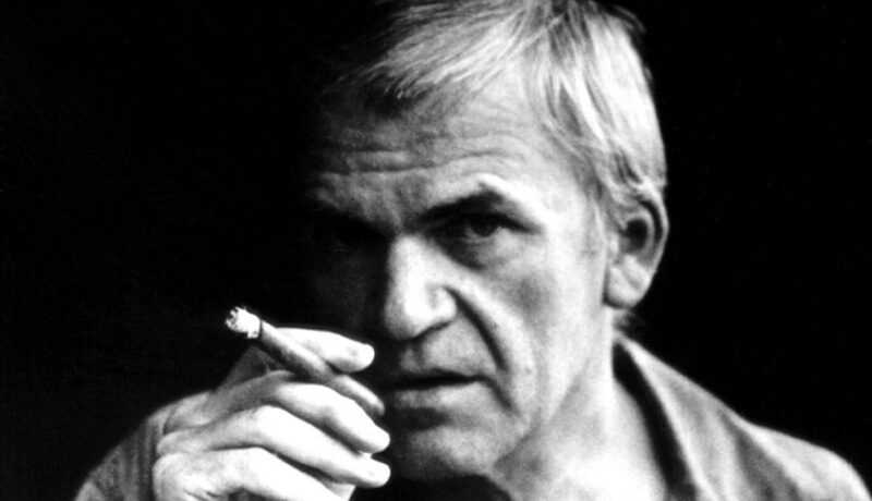 Milan Kundera fuma