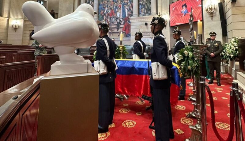 Paloma de la paz de Botero - homenaje muerte