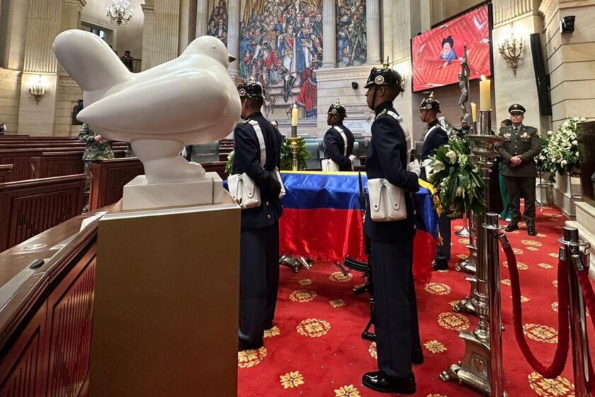 Paloma de la paz de Botero - homenaje muerte