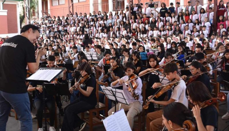 Laredo estudiantes tocan