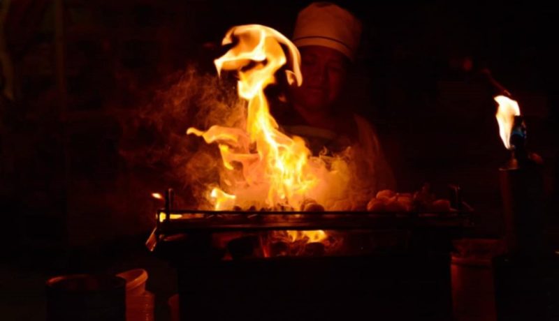 Anticuchera foto mala fe corazon